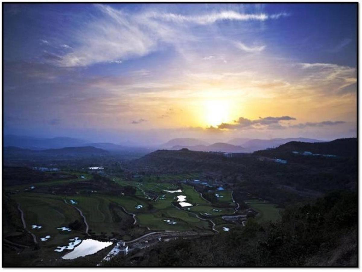 Oxford Golf Resort Pirangut Luaran gambar