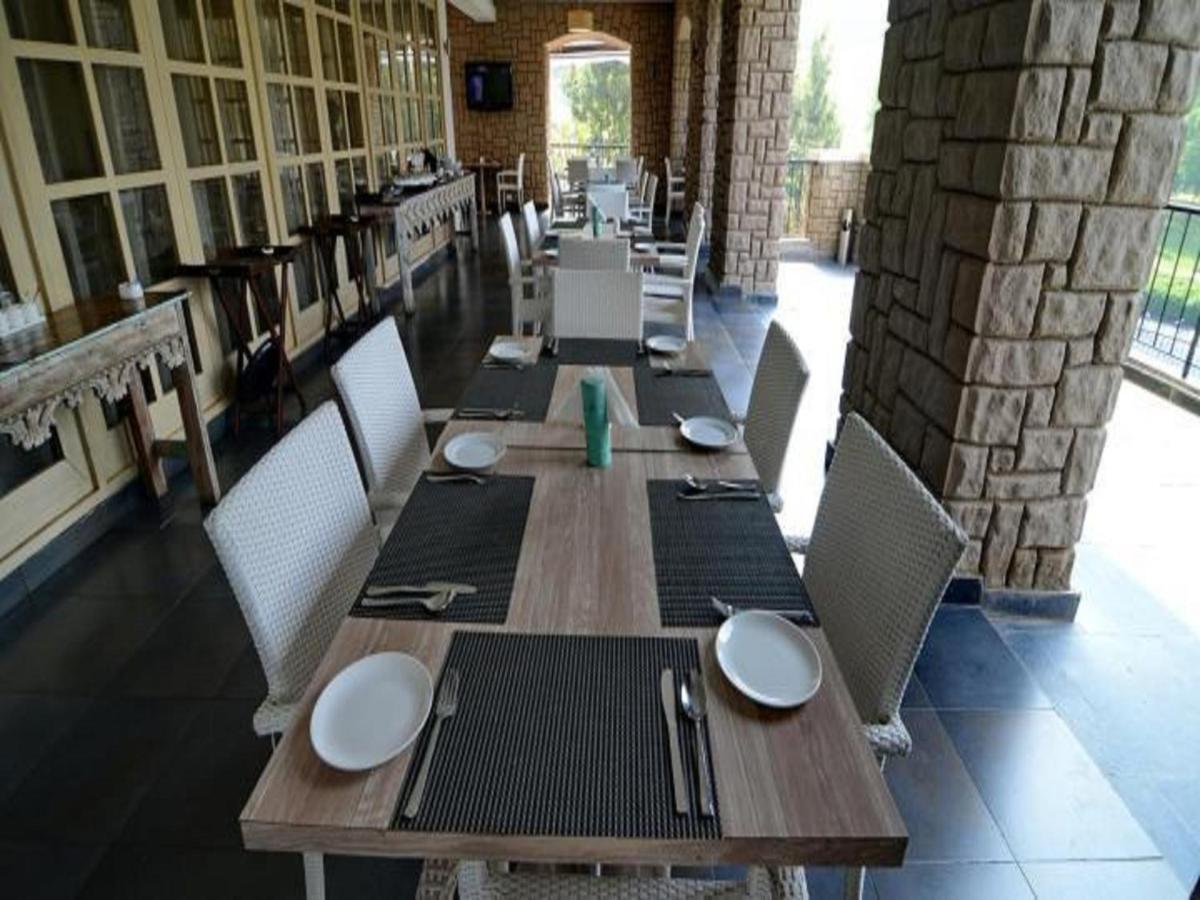 Oxford Golf Resort Pirangut Luaran gambar