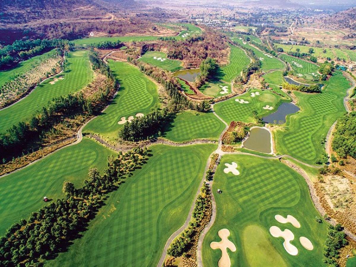Oxford Golf Resort Pirangut Luaran gambar