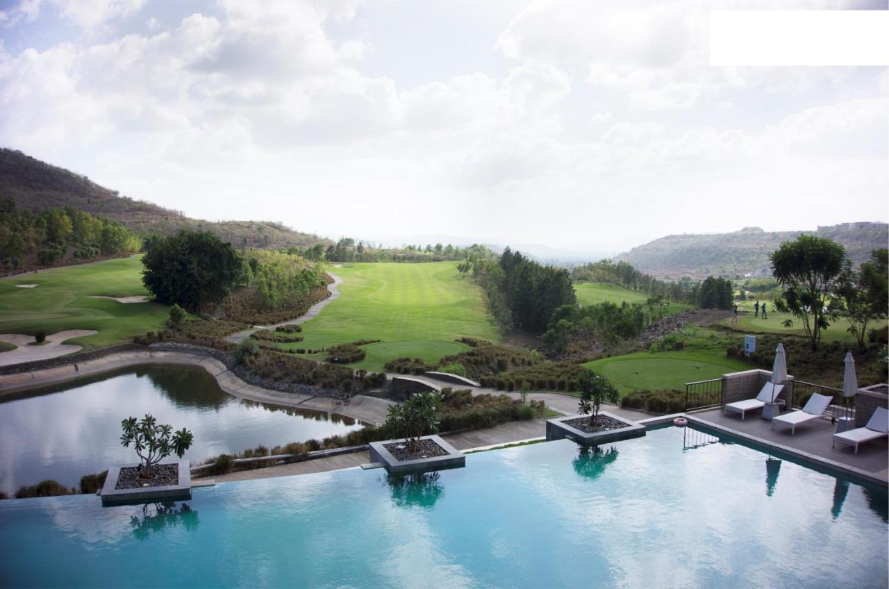 Oxford Golf Resort Pirangut Luaran gambar