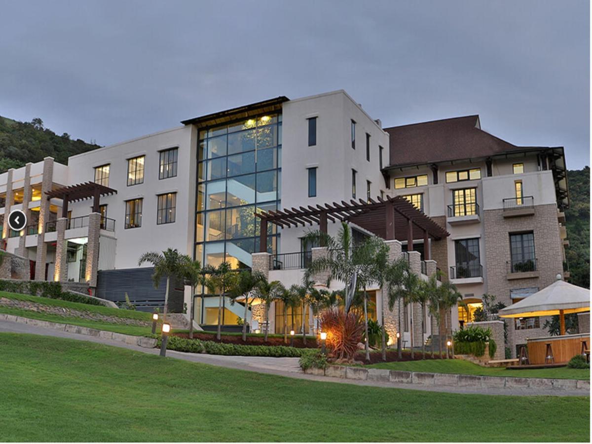 Oxford Golf Resort Pirangut Luaran gambar