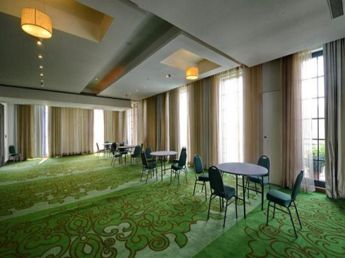 Oxford Golf Resort Pirangut Luaran gambar